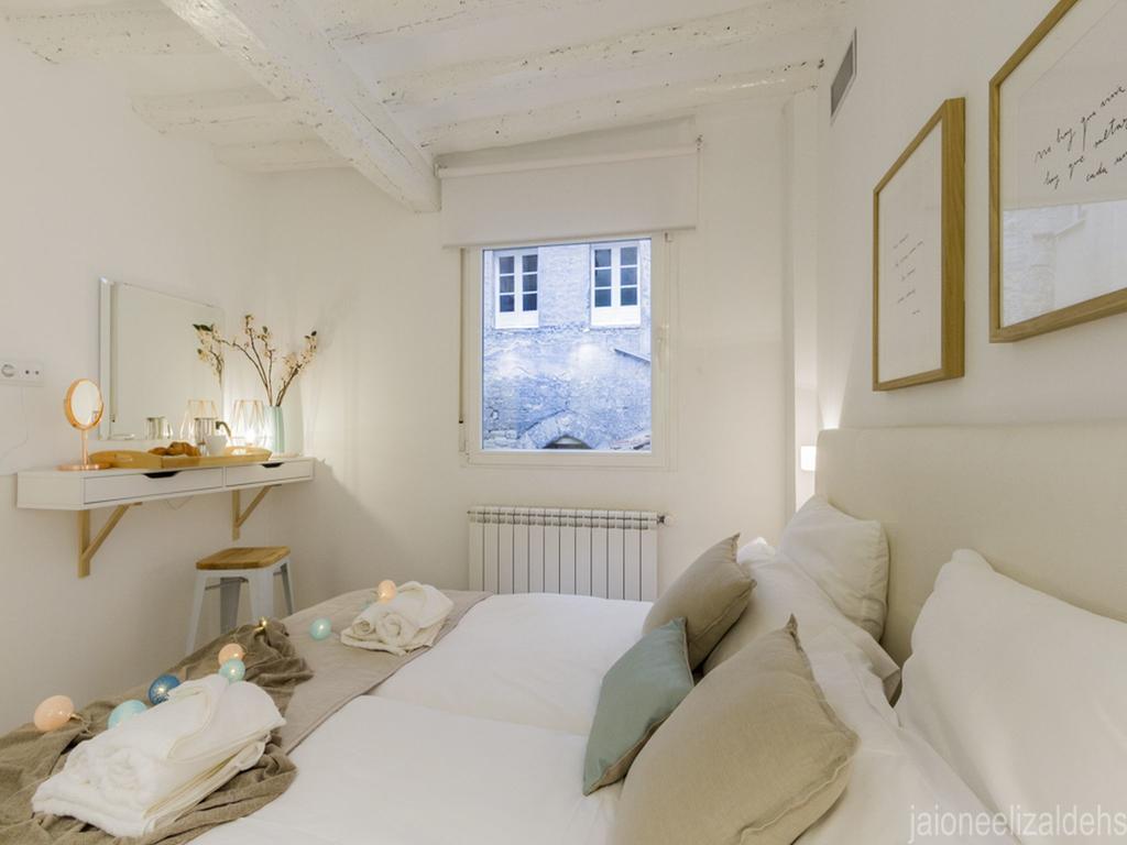 Center Pamplona Apartment ภายนอก รูปภาพ